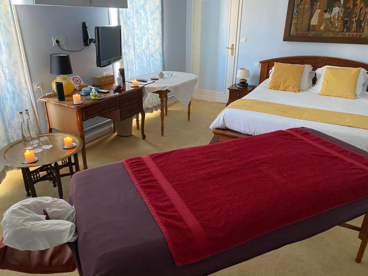 Logis Hotels Domaine Du Chatelard Dirac Eksteriør billede
