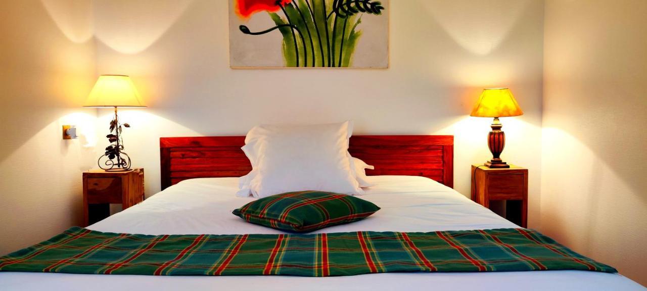 Logis Hotels Domaine Du Chatelard Dirac Eksteriør billede
