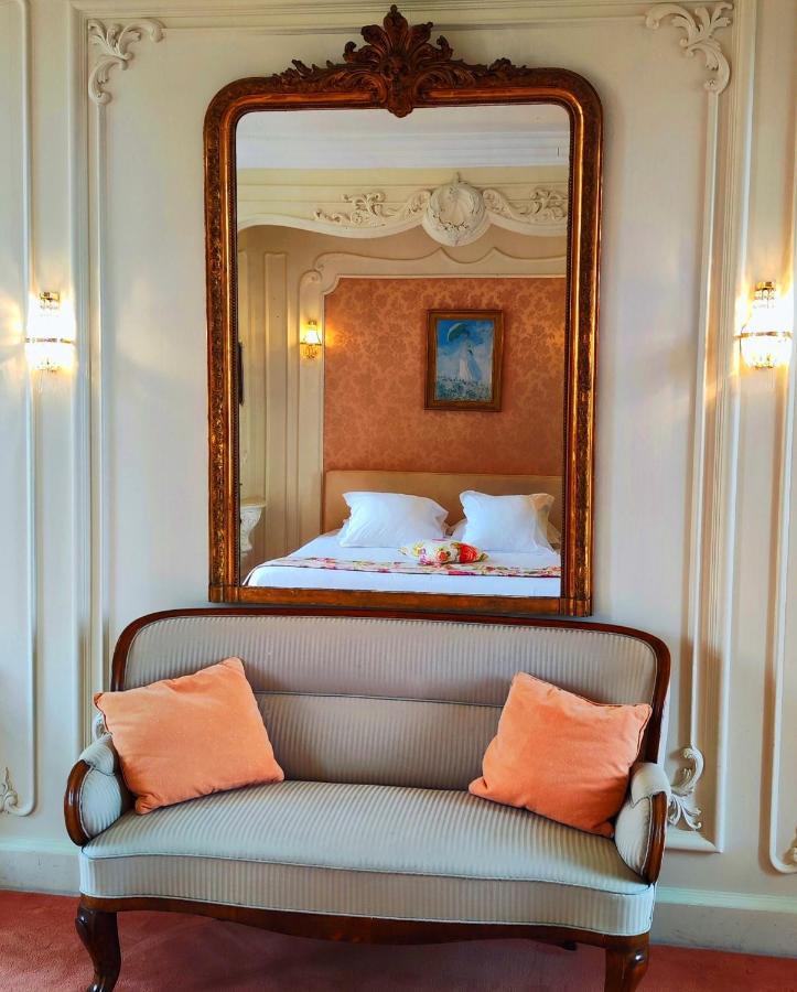 Logis Hotels Domaine Du Chatelard Dirac Eksteriør billede
