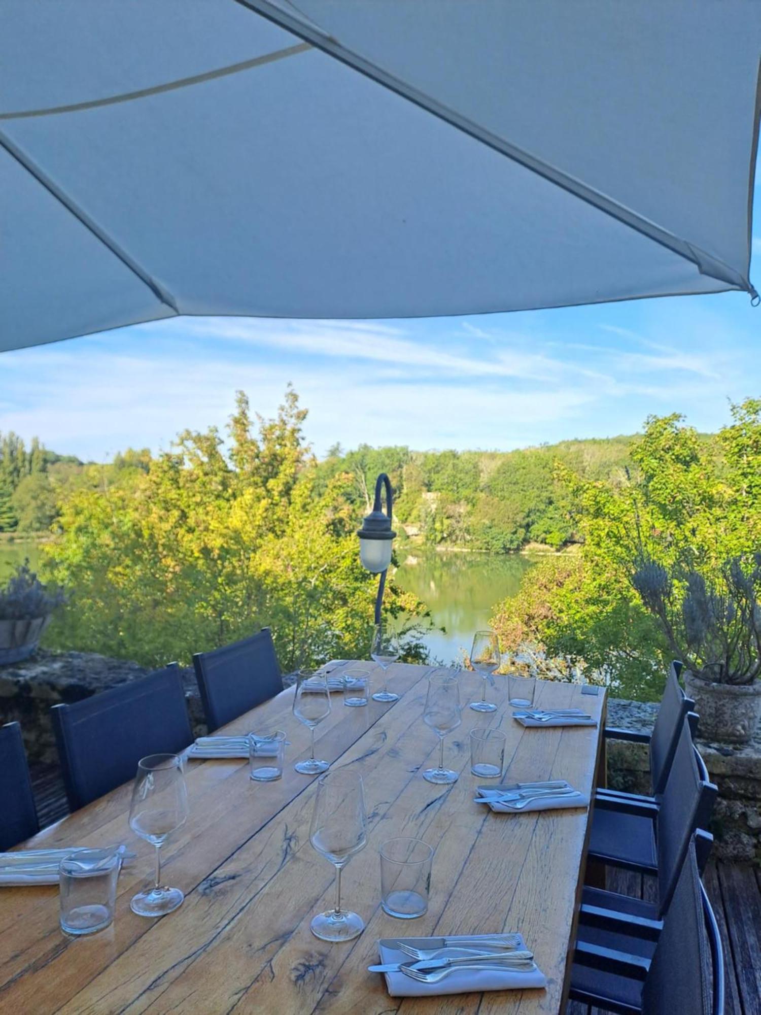 Logis Hotels Domaine Du Chatelard Dirac Eksteriør billede
