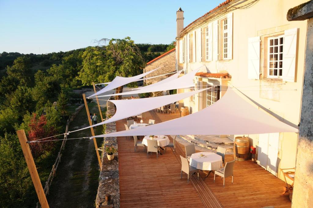 Logis Hotels Domaine Du Chatelard Dirac Eksteriør billede