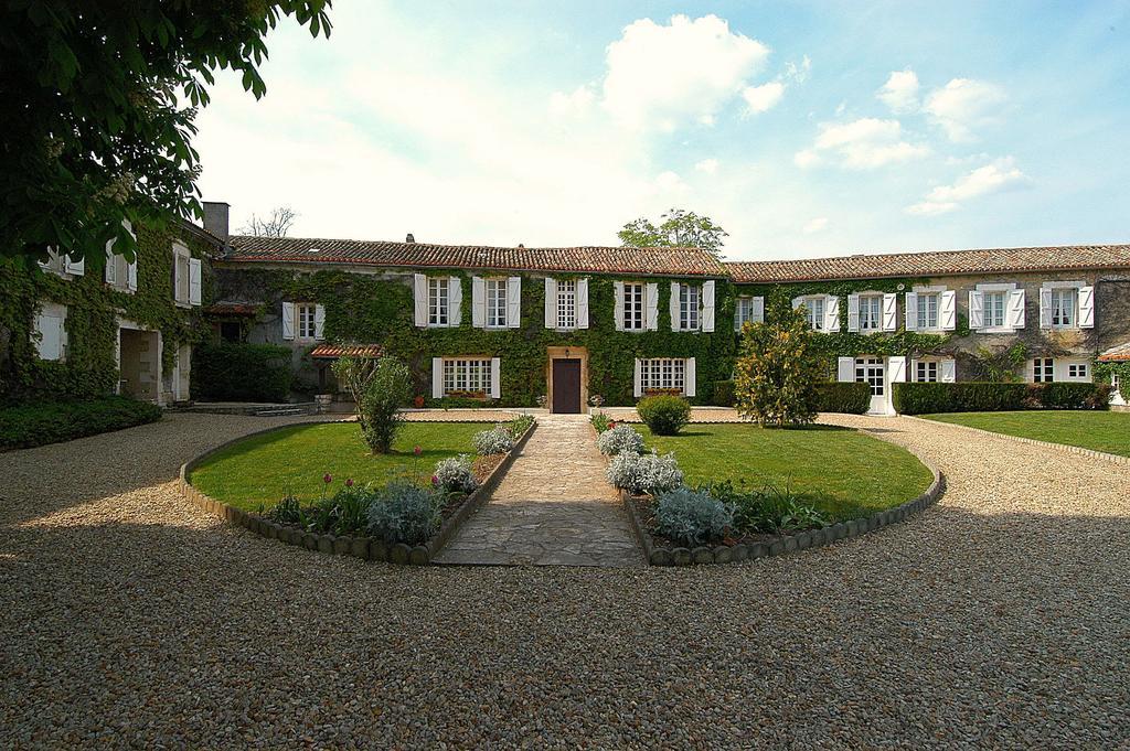 Logis Hotels Domaine Du Chatelard Dirac Eksteriør billede