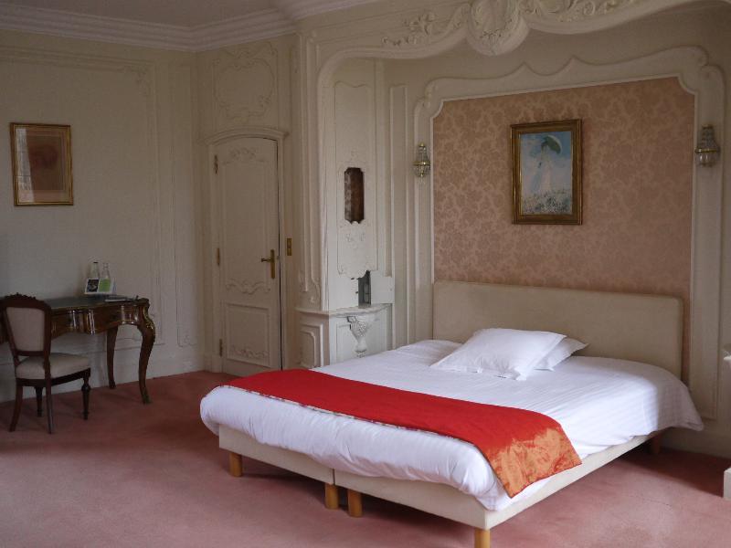 Logis Hotels Domaine Du Chatelard Dirac Eksteriør billede