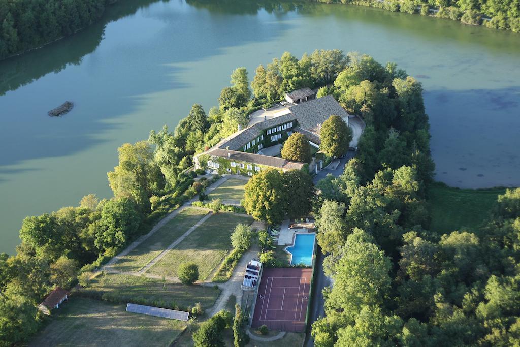 Logis Hotels Domaine Du Chatelard Dirac Eksteriør billede